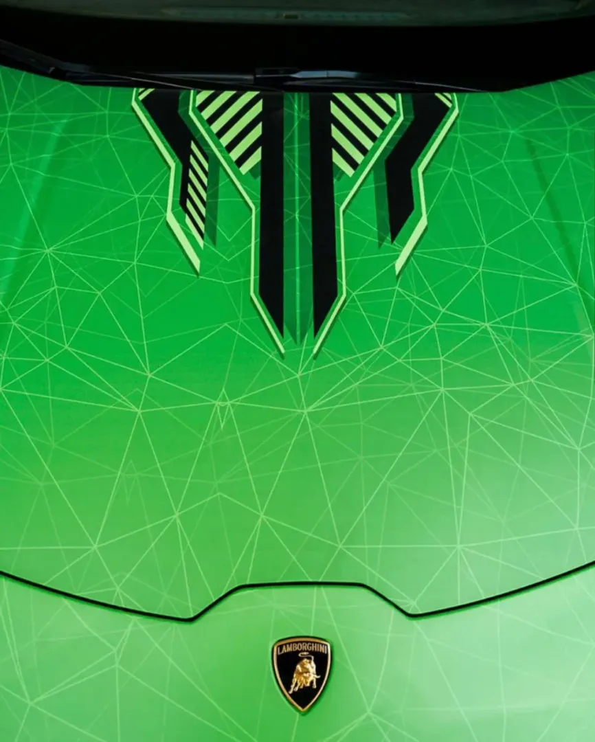 Lamborghini Huracan Performante view 3