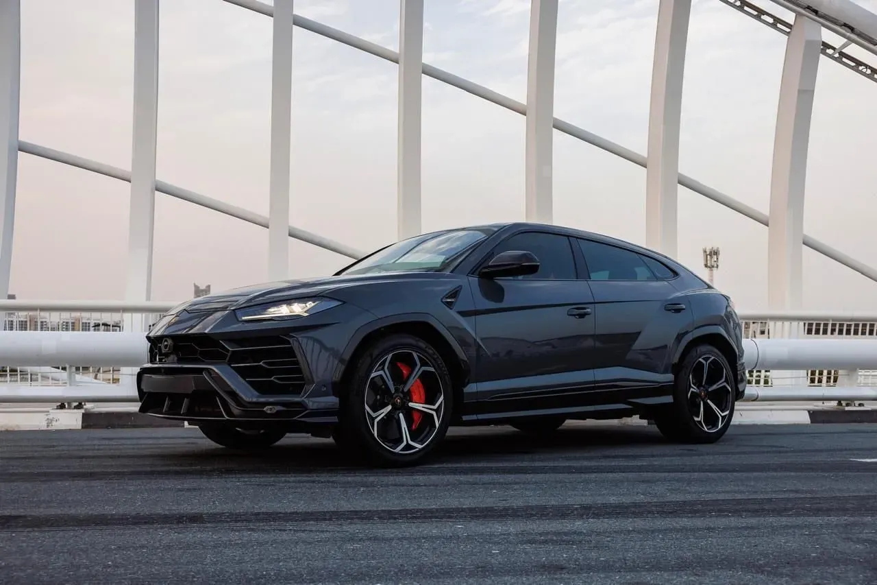 Lamborghini Urus  view 4