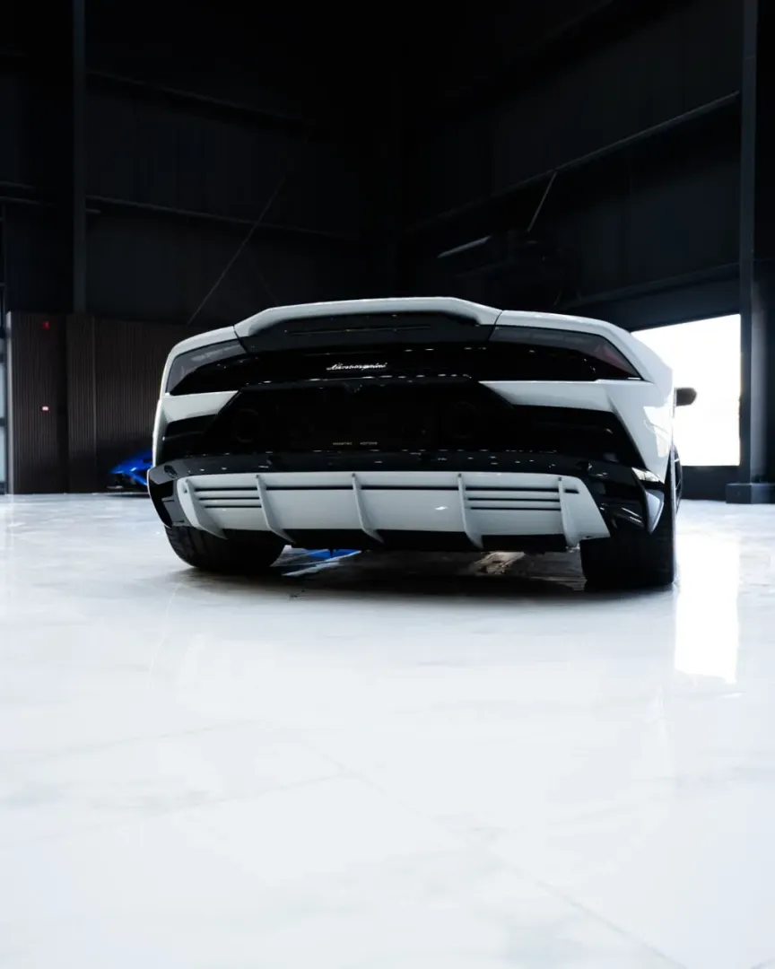 Lamborghini Huracan  view 4