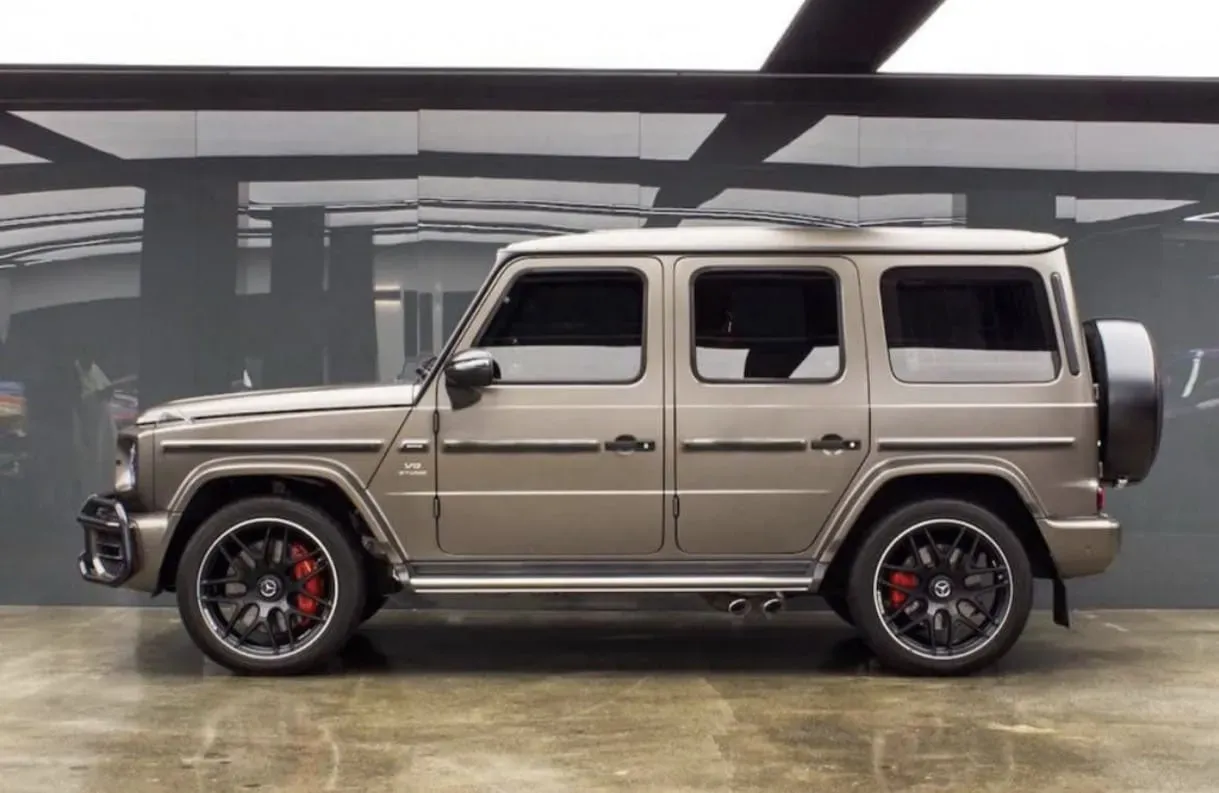 Mercedes G63  view 2