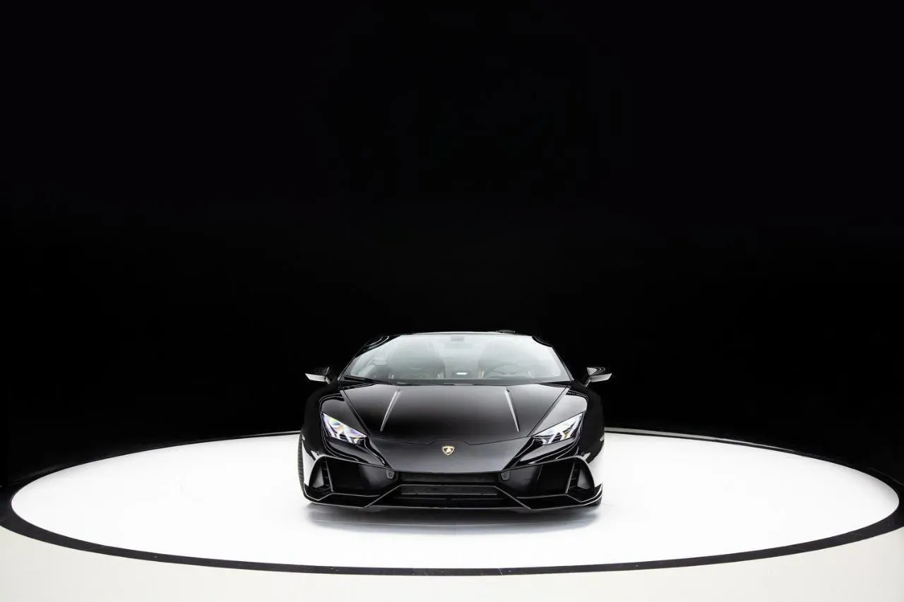 Lamborghini Huracan  view 2