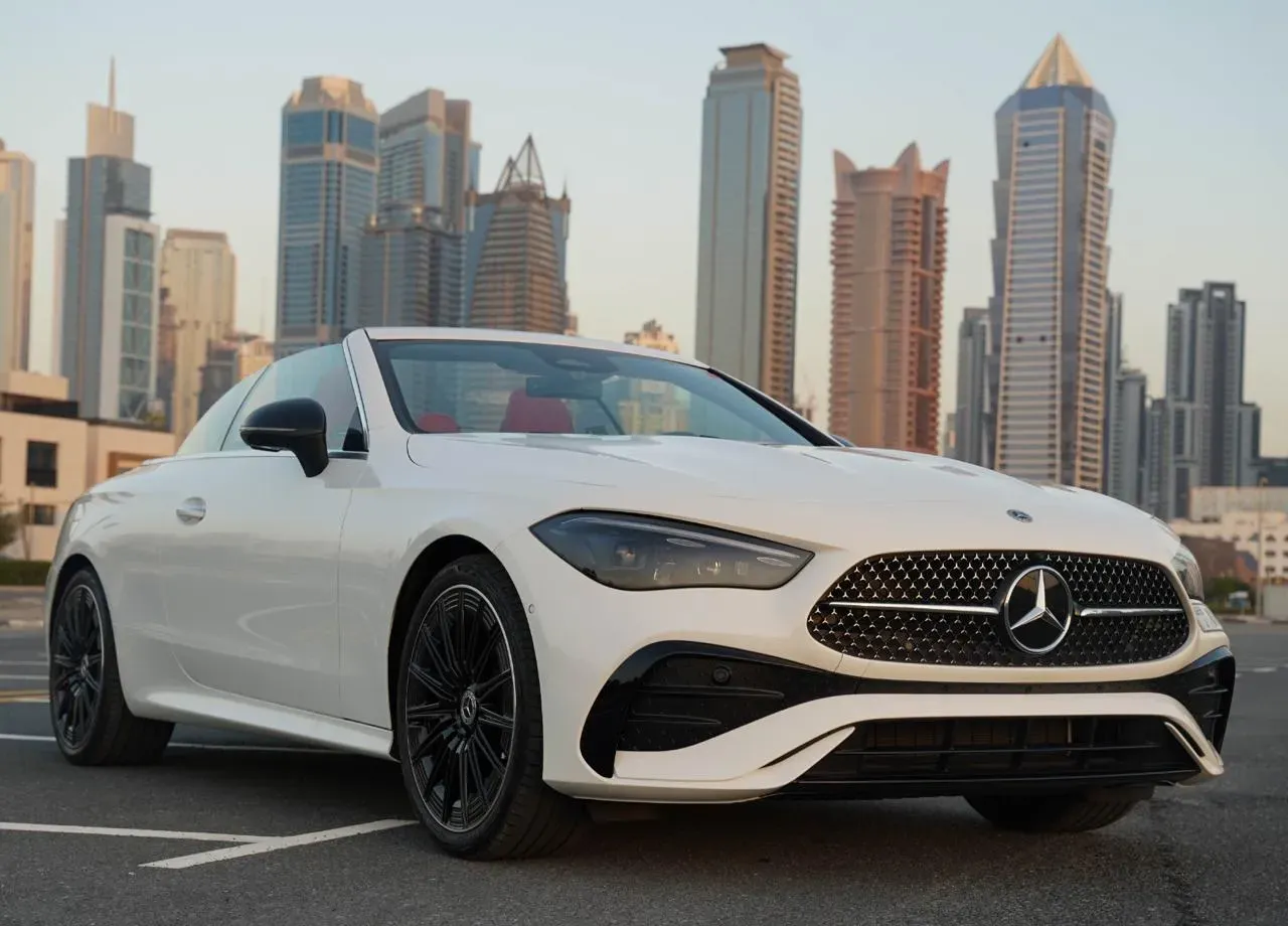 Mercedes CLS200 Convertible view 4