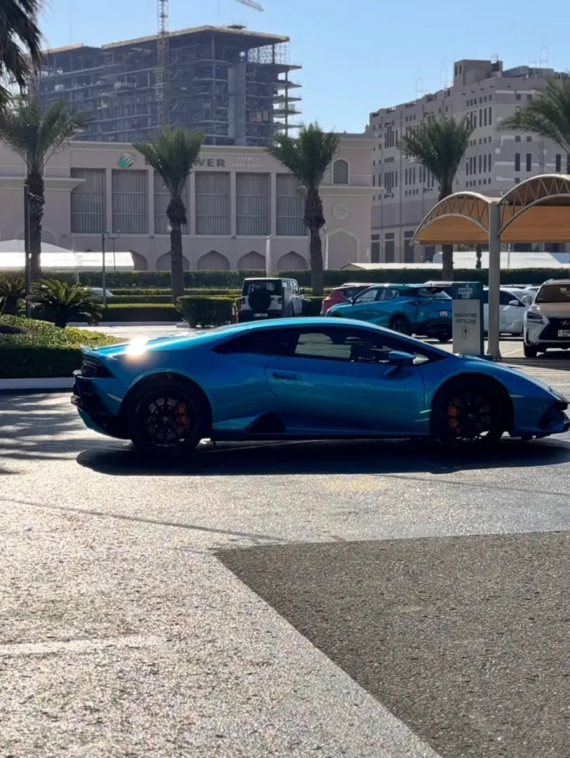 Lamborghini Evo Blue view 3