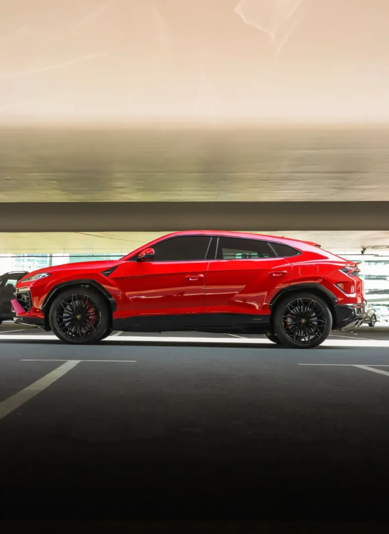 Lamborghini Urus view 4
