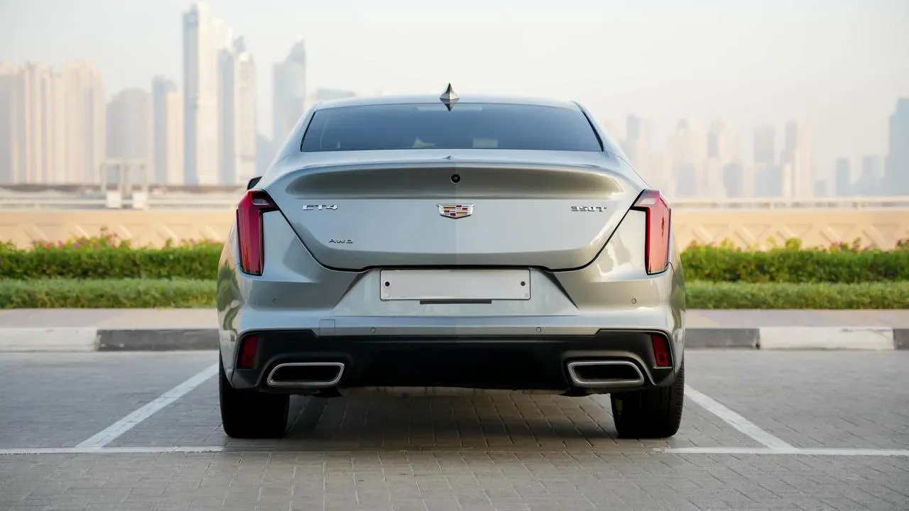 Cadillac CT4  view 3