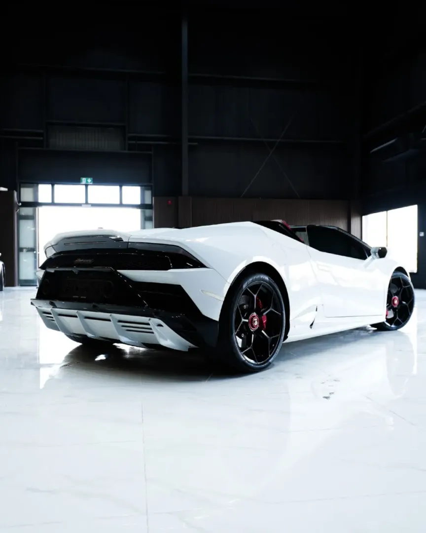 Lamborghini Huracan  view 2