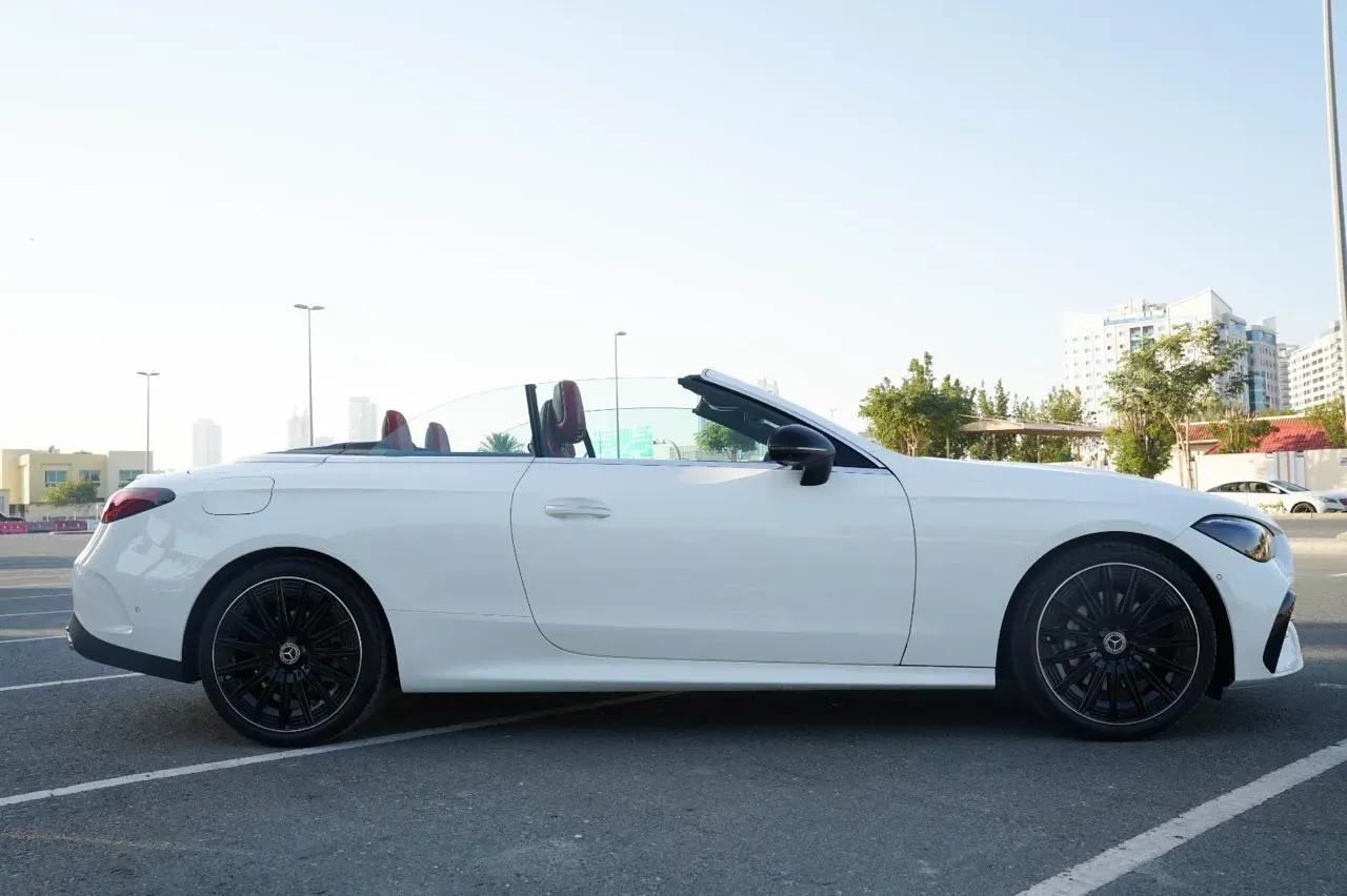 Mercedes CLS200 Convertible view 2