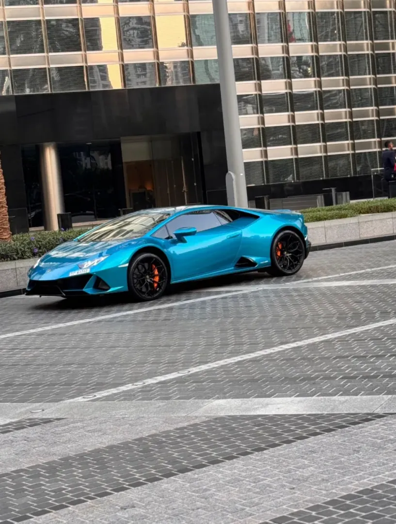 Lamborghini Evo Blue view 4