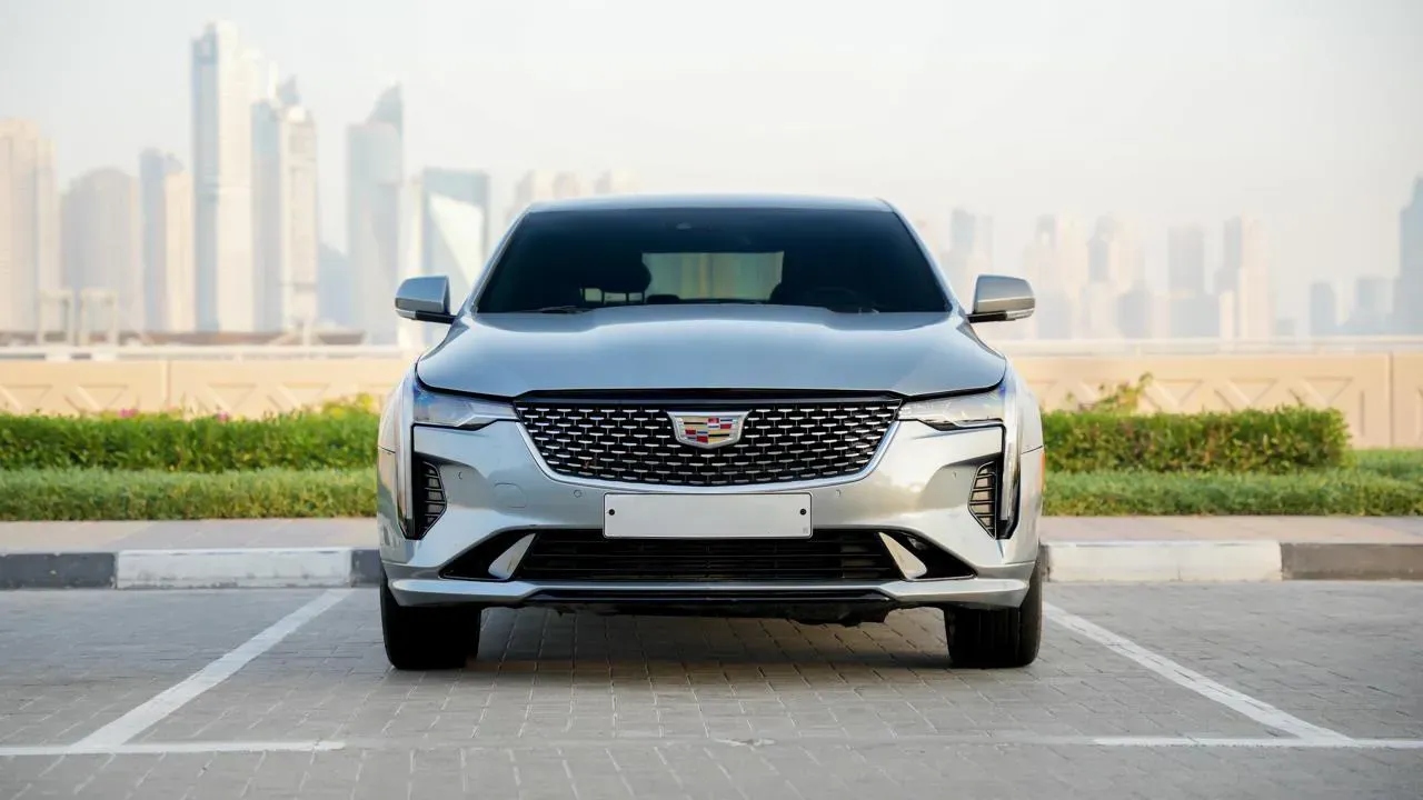 Cadillac CT4  view 2