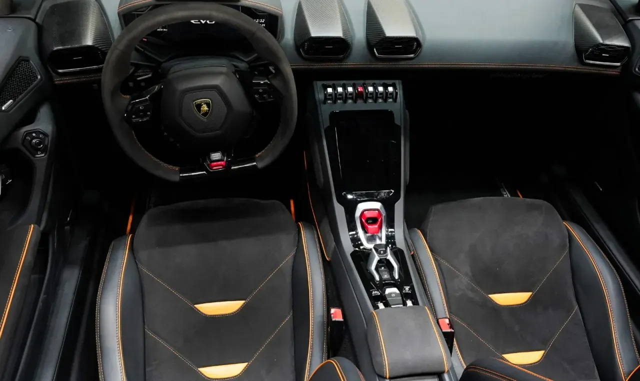 Lamborghini Huracan  view 2