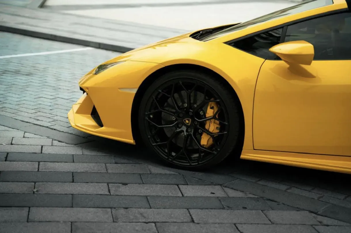 Lamborghini Huracan  view 3